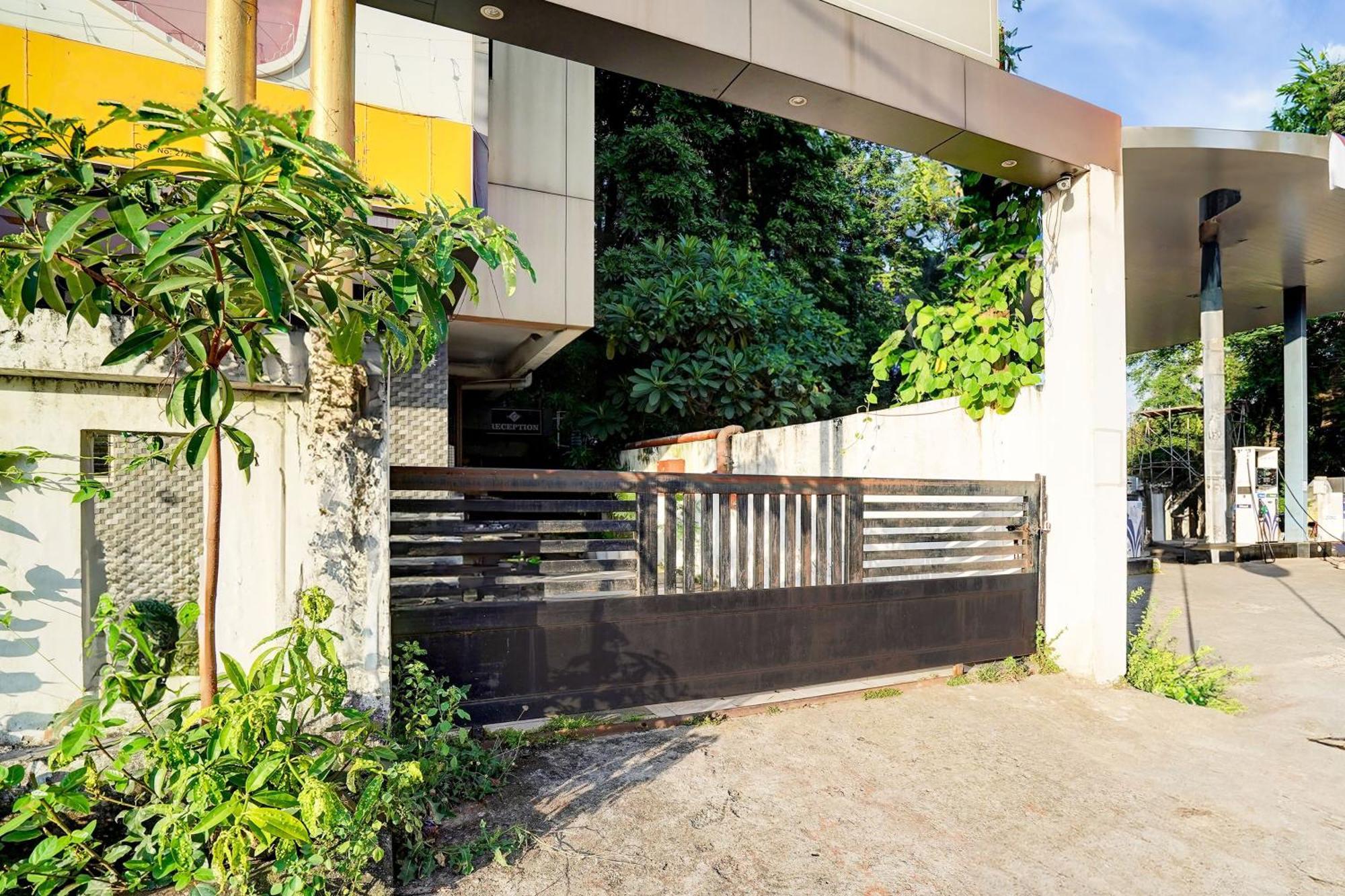 Super Hotel O Katol Road Friends Colony Nagpur Bagian luar foto